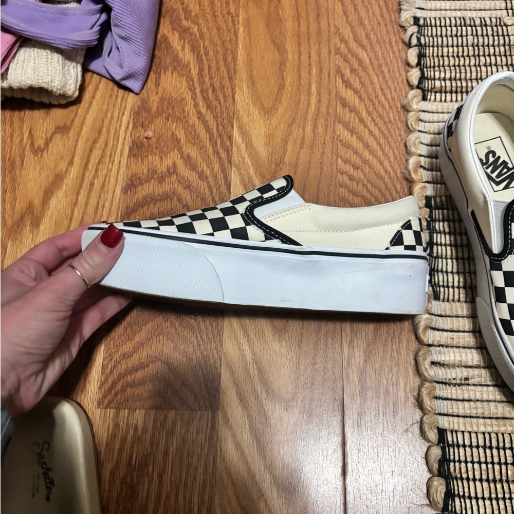 Vans Black and White Checkerboard Slip-Ons platforms - Picture 2 of 3